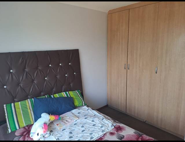 2 BEDROOM TOWNHOUSE FOR SALE IN CASTLEVIEW